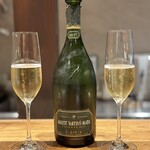 Raiz - CAVA 24ヶ月熟成の細かな泡