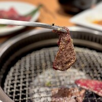 焼肉 香龍園 - ◉タレ盛り
                （和牛カルビ・和牛赤身もも肉）