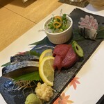 和食居酒屋 海ちゃん - 左から　しめさば、本鮪中落ち、しらうお、さんま