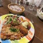 河崎2丁目食堂 - 生春巻きを食べる娘