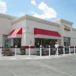 In-N-Out Burger　 - 大学に隣接した店舗