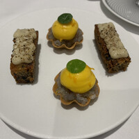 Grand rocher - じゃがいものガレット、シュリンプとにんじんのムース