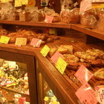 nukumuku - たくさんのパンが並んでいます