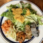 世田谷クミン - ランチセットのデリとサラダ