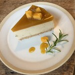 世田谷クミン - マンゴーとへべすのレアチーズケーキ風