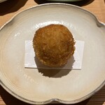 鳥匠いし井ひな - カマンベールチーズ入りメンチかつ