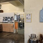 ピワン - 店舗内観（注文口）