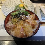 味暦 正生 - 丼にしてしまった鯛めし