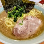 町田家 - ラーメン 中盛 950円   小ライス100円