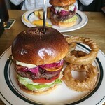 ザ・コーナー ハンバーガー＆サルーン - 