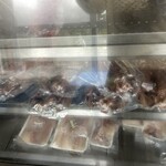 佐々木水産 - 曇っててすみません、下段は鱈の粕漬け、上段はホッケの開き