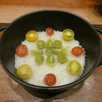 天婦羅 みやしろ - トマトの酸味でマイルドに！