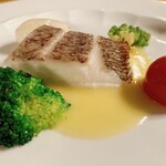 万平ホテル メインダイニングルーム - 真鯛のア・ラ・ヴァプール