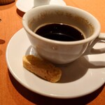 トラットリア ダ ジャコモ - 熱々コーヒー、ビスコッティ付き