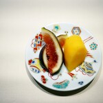 銀座 鮨 桃の木 - 水菓子の無花果と柿