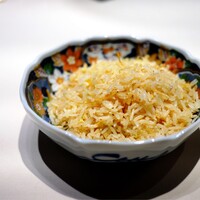 銀座 桃の木 - 干貝柱の旨み広がるパラふんわりの極上炒飯