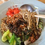 神武食堂 - 汁なし担々麺