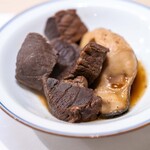 うを徳 - 2024.10 塩釜産本鮪血合と仙鳳趾産真牡蠣の大和煮