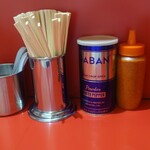 ラーメン二郎 千葉店 - 卓上。