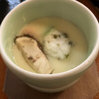 二幸園 - 茶わん蒸しにも大きい松茸