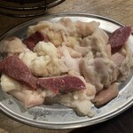 ヤキニク ぼんず - ミックスホルモン400g1,474円