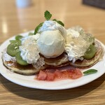 プール トア - シャインマスカットのミニパンケーキ