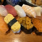 南天寿司 - 握り寿司の8貫
雲丹もイクラも付いてる
