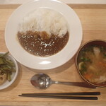 トーコーキッチン - カレー 副菜、豚汁