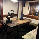 南風堂珈琲店 - 半地下にはこんな鋳物もあります。