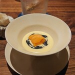 mingles - トウモロコシスープ、ウニ、じゃが芋餅_BS