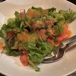 めがねNONNO - 自家製野菜ドレッシングのサラダ、キレイです