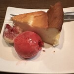 めがねNONNO - 濃厚でなめらかベイクドチーズケーキ