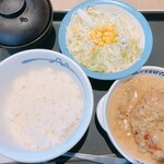 松屋 鶴岡店 - リトアニア風ホワイトソースハンバーグ