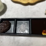 花林糖 - 串揚げの薬味（みそ、塩、ソース）