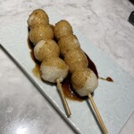 花林糖 - デザートの串団子。黒蜜がたまらなく美味