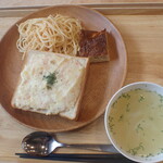 トーコーキッチン - ポテサラパン キッシュ、スパサラ、スープ