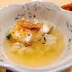 鮨 つきうだ - 土瓶蒸しを注いでお茶漬けのように食べます