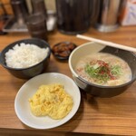 老虎苑 - 【3.42／61】スクランブル玉子@200円とかす汁定食@550円