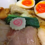 中華ソバ ちゃるめ - ナルトと小松菜