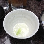 権八 - サラダ食べた後にコレだけの水が…