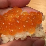 鮨 久保田 - イクラの握り