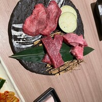 近江うし 焼肉 にくTATSU 青山本店 - 