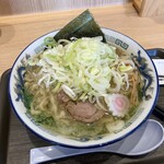舎鈴 入間店 - ニラねぎラーメン　940円