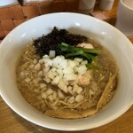 中華蕎麦 はざま - 背脂中華そば　ニンニク風味