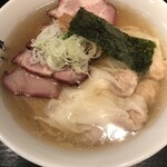 支那ソバ 小むろ - チャーシューワンタンメン（塩）