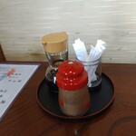 川千家 - 卓上装備　醤油、山椒、楊枝