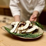 徳ㇵ本也 -  高野山産松茸