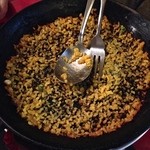 カサ・ベリヤ - スペイン釜飯（パエージャ）（２人前￥3672）取り分けた後　viernes, 2 mayo 2014