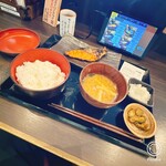 炭火焼干物定食 しんぱち食堂 - 