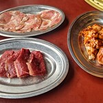 カルビ一丁 - あぶり牛カルビ、牛ホルモン、一丁タン。